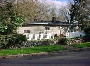 2480 Edgemont Dr, Medford, OR 97504