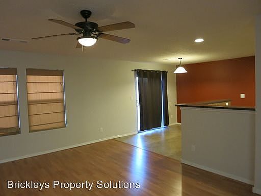5th image of 10915 Fort Scott Trl NE