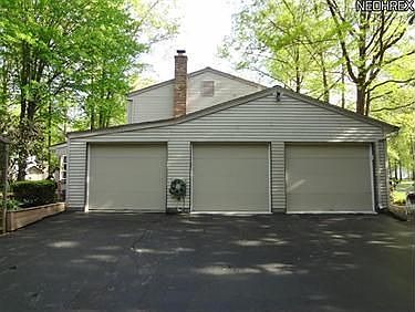 3rd image of 140 Dennis Dr