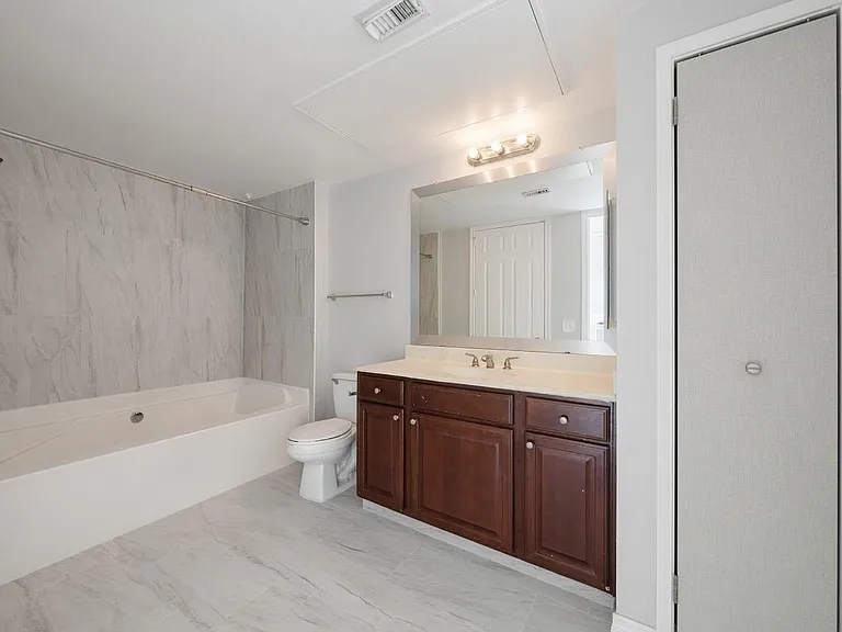 7575 Kirby Dr #2214 — Photo 25