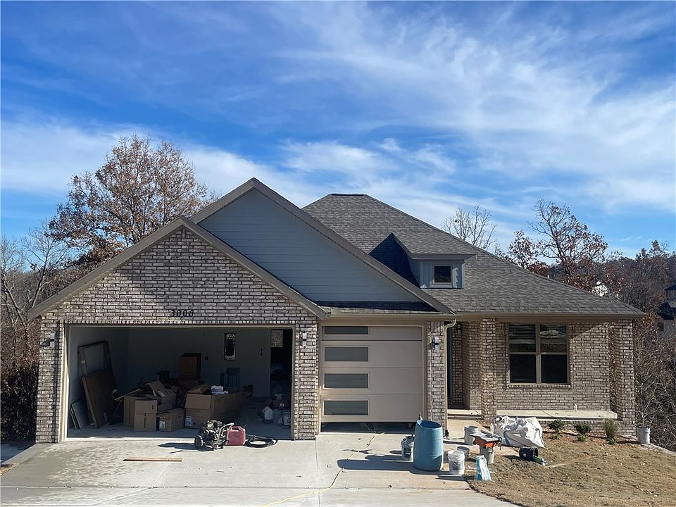 1st image of 3006 NE Doyle Dr