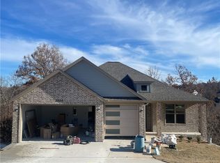 3006 NE Doyle Dr, Bentonville, AR 72712