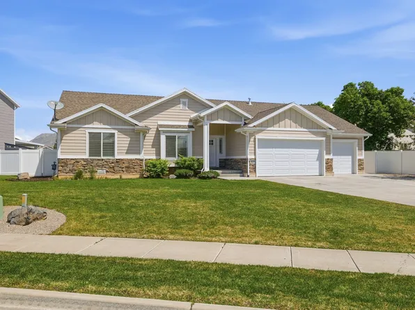 422 W 1500 N, Harrisville, UT 84404