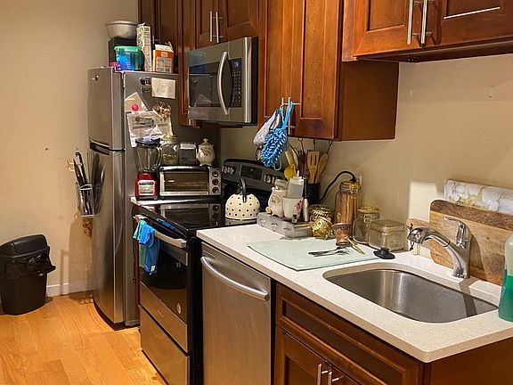 2nd image of 117 W Girard Ave