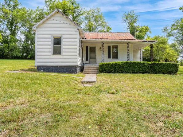 331 Magnolia Dr, Glade Spring, VA 24340