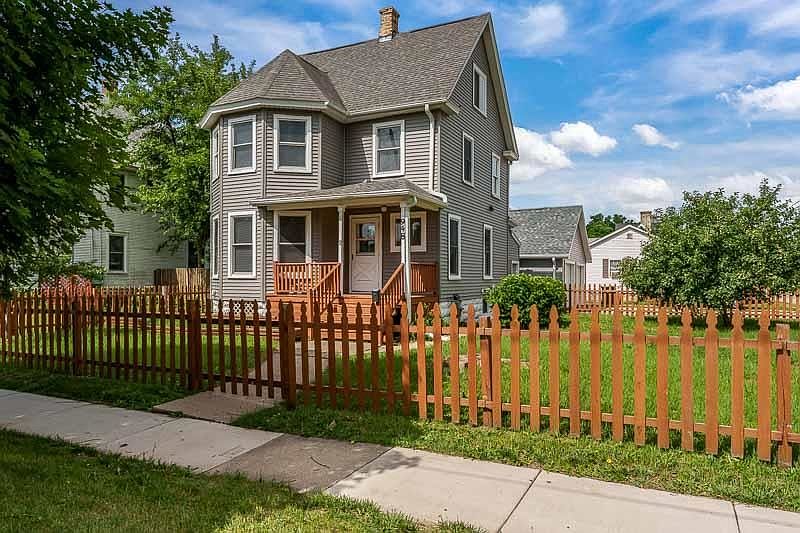 1st image of 948 Harrison Ave