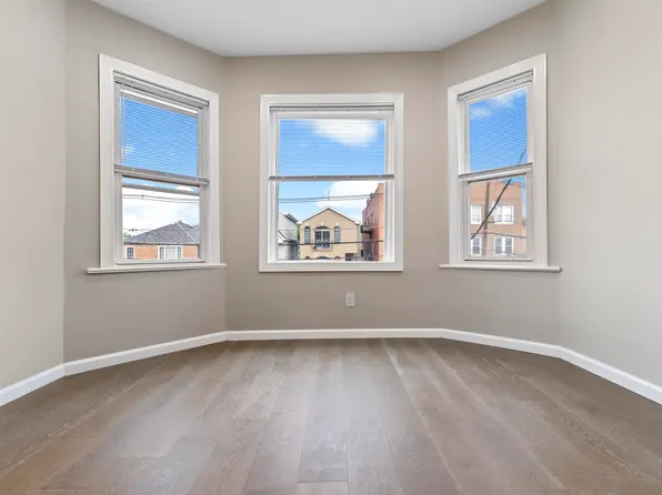 99 West 50th Street image 5 of 44