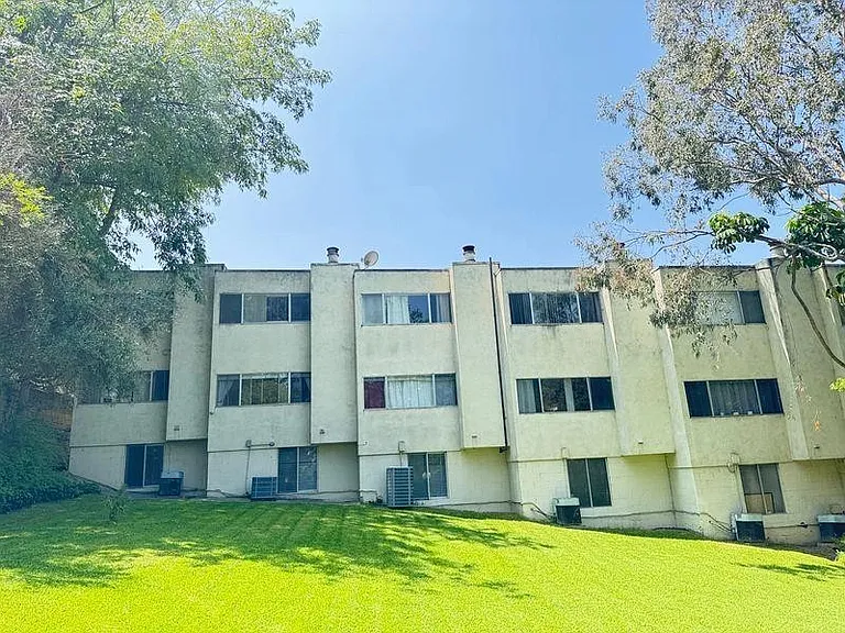 3030 Waverly Dr #11 — Photo 1