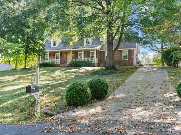 619 Chesterfield Cir, Clarksville, TN 37043
