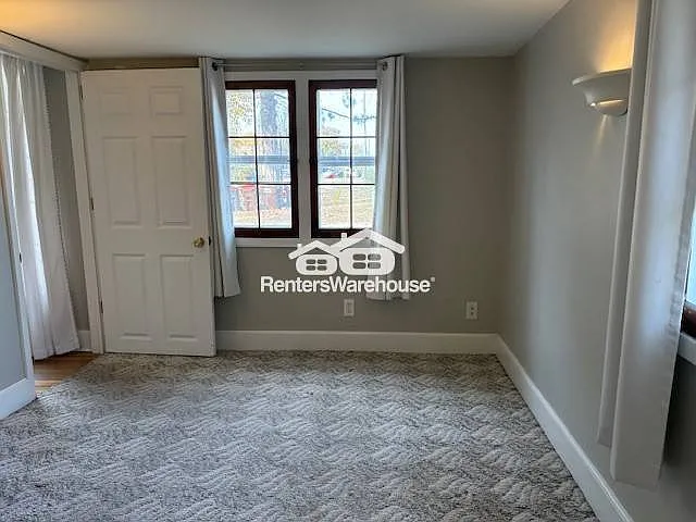 305 1st Ave S #1 — Photo 6