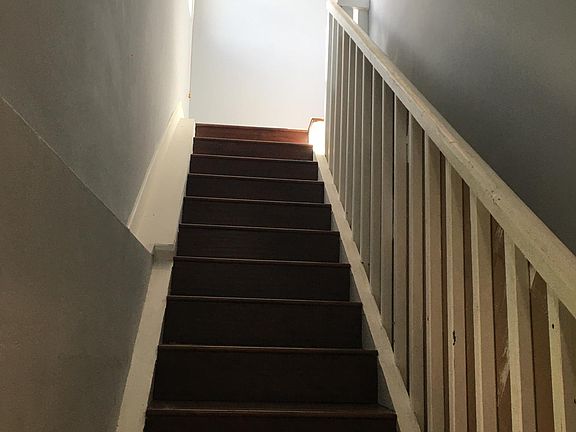 3rd image of 101 E 51st Pl