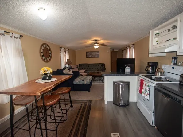 26 Cheryl Ln, Carver, MA 02330