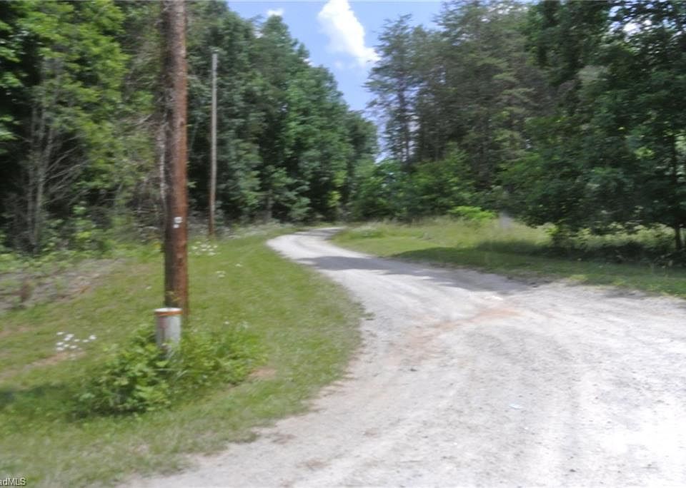 2nd image of 1446 Duggins Rd