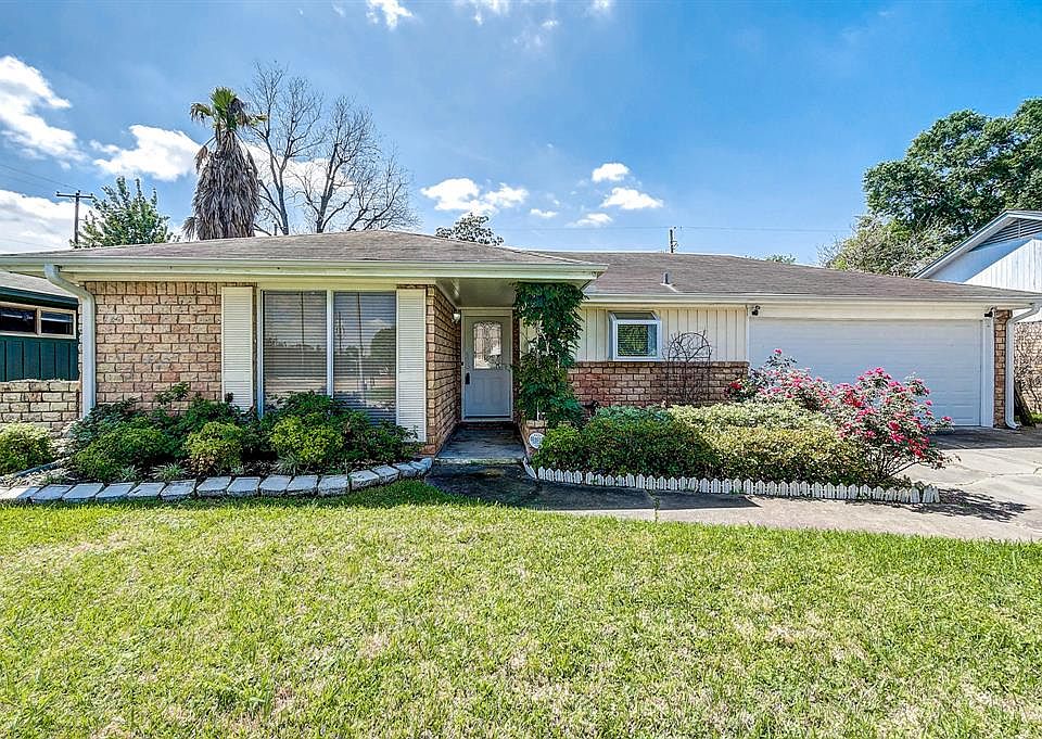 1st image of 4923 Poinciana Dr