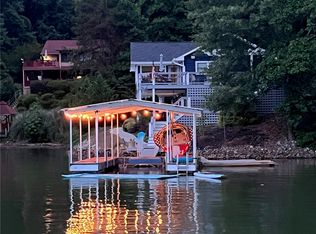 175 Warriors Creek Dr, West Union, SC 29696