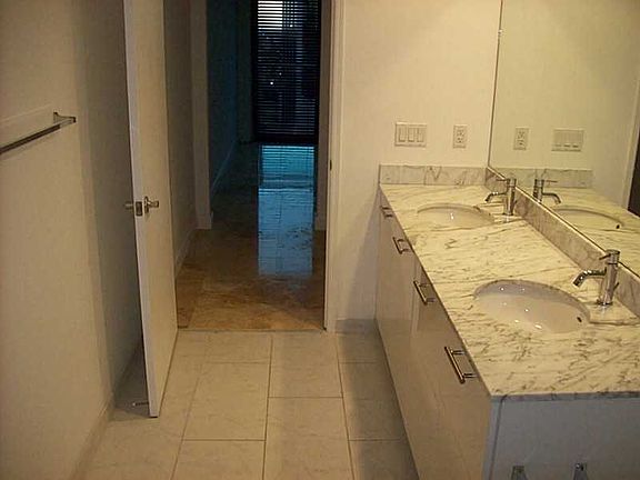 3rd image of 951 Brickell Ave APT 2305