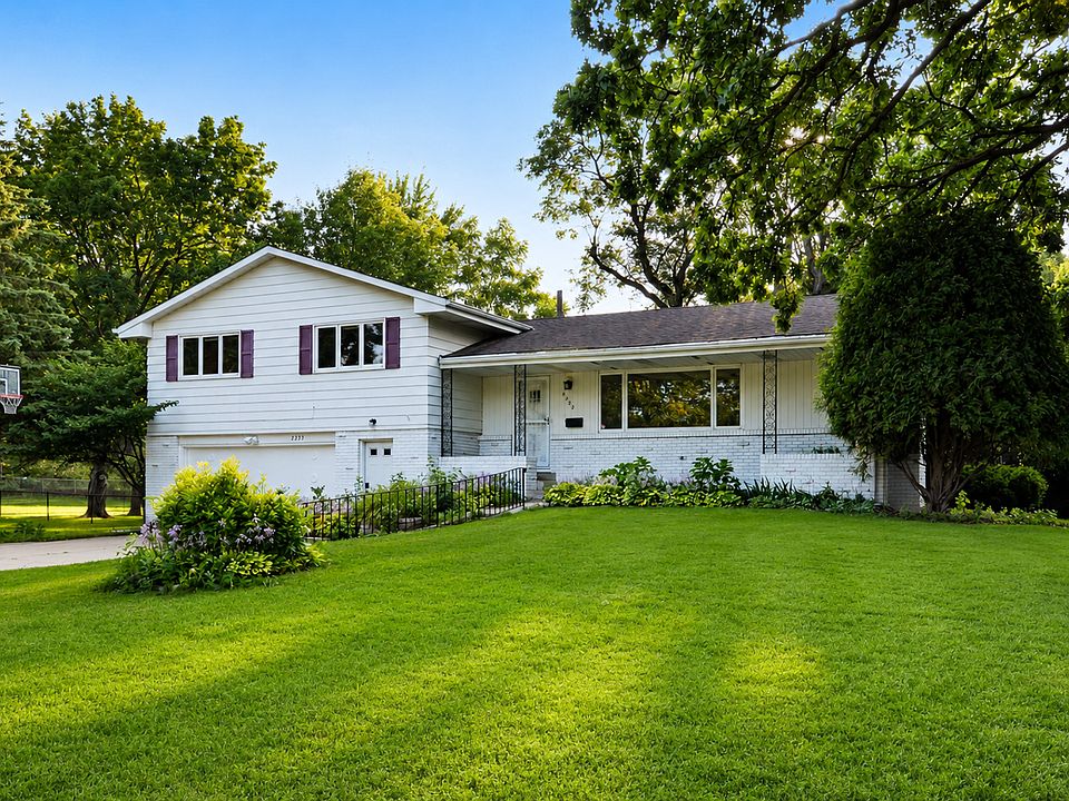 1st image of 6233 Parnell Ave