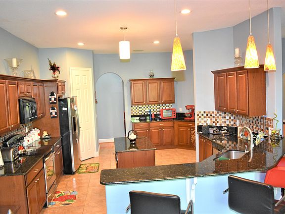 2nd image of 2901 SW Fluvia St