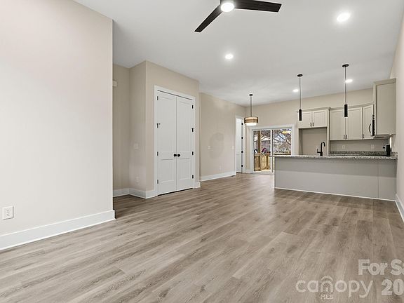 3rd image of 719 Margate Ave