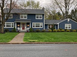12 Windsor Pl, Old Tappan, NJ 07675