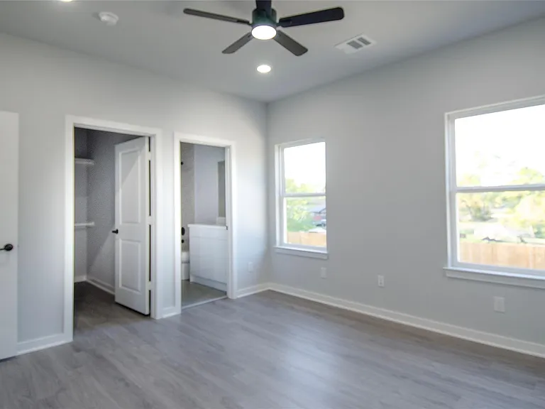 2832 Mansfield St — Photo 16