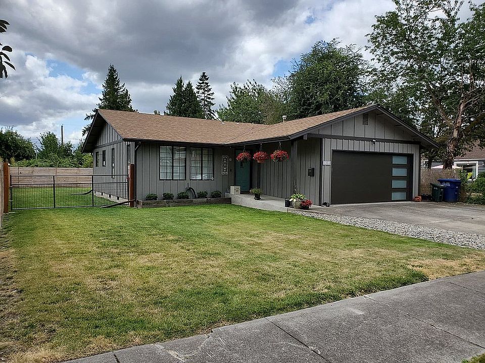 1st image of 1104 3rd Ave NW