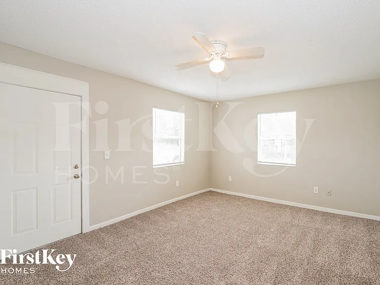 2224 E Hanna Ave — Photo 10