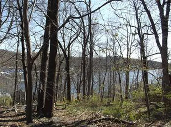 15 Stonehenge Rd, Lake Hopatcong, NJ 07849