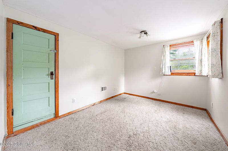 4th image of 2707 New Scotland Road