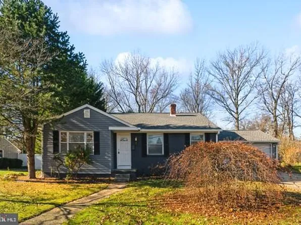 132 Covered Bridge Rd, Cherry Hill, NJ 08034