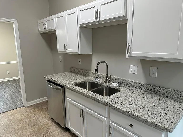 105 Winding Creek Dr — Photo 4