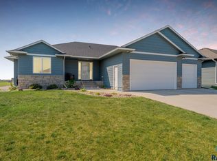 7109 E 38th St, Sioux Falls, SD 57110