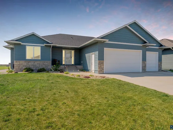 7109 E 38th St, Sioux Falls, SD 57110