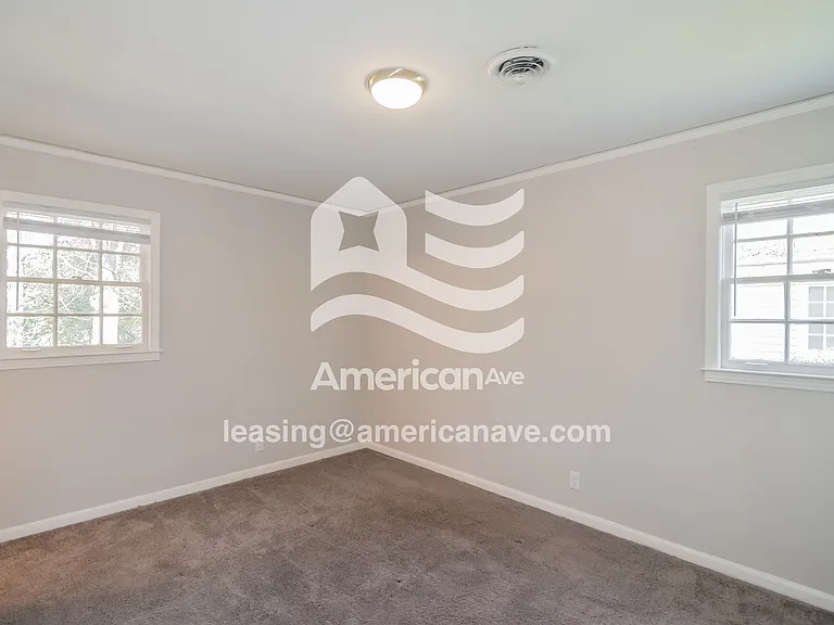 687889_008_wm_-_main_bedroom_13575705.jpg