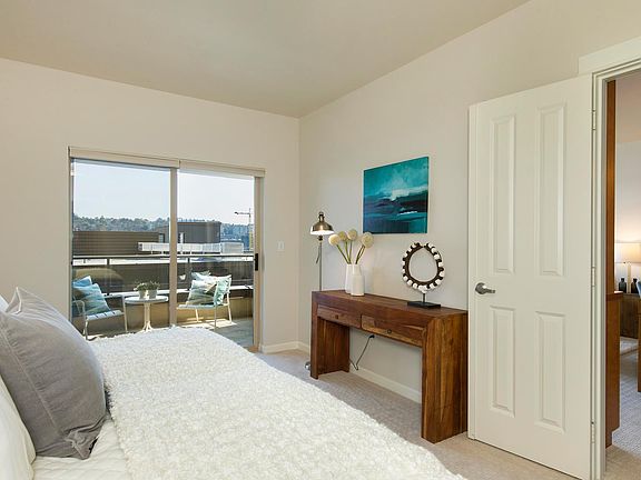 3rd image of 900 Aurora Ave N