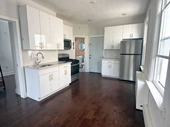 181 Lexington Avenue image 1 of 7