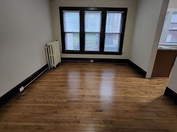 3rd image of 916 E Gorham St APT A