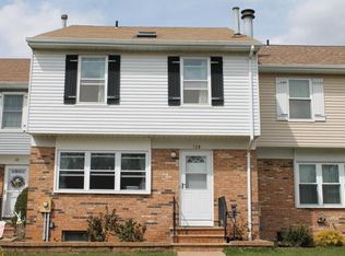 128 Pendleton Pl, Old Bridge, NJ 08857