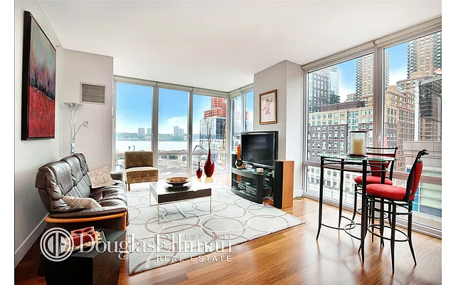 Sold by Douglas Elliman | media 24