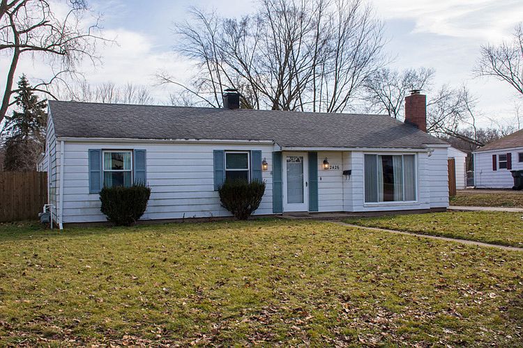 1st image of 2426 Crest Ave