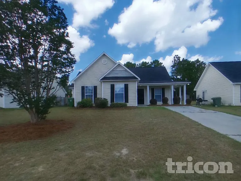 1401 May Oak Cir — Photo 1
