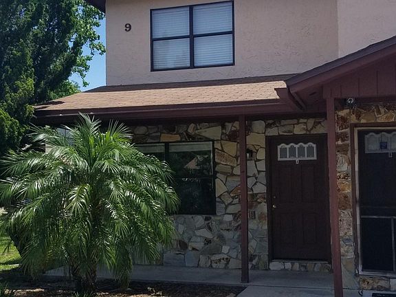 Shady entry patio