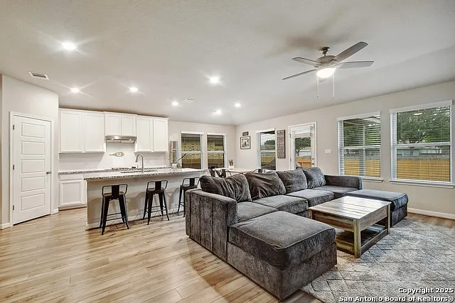 3053 Casillero St — Photo 4