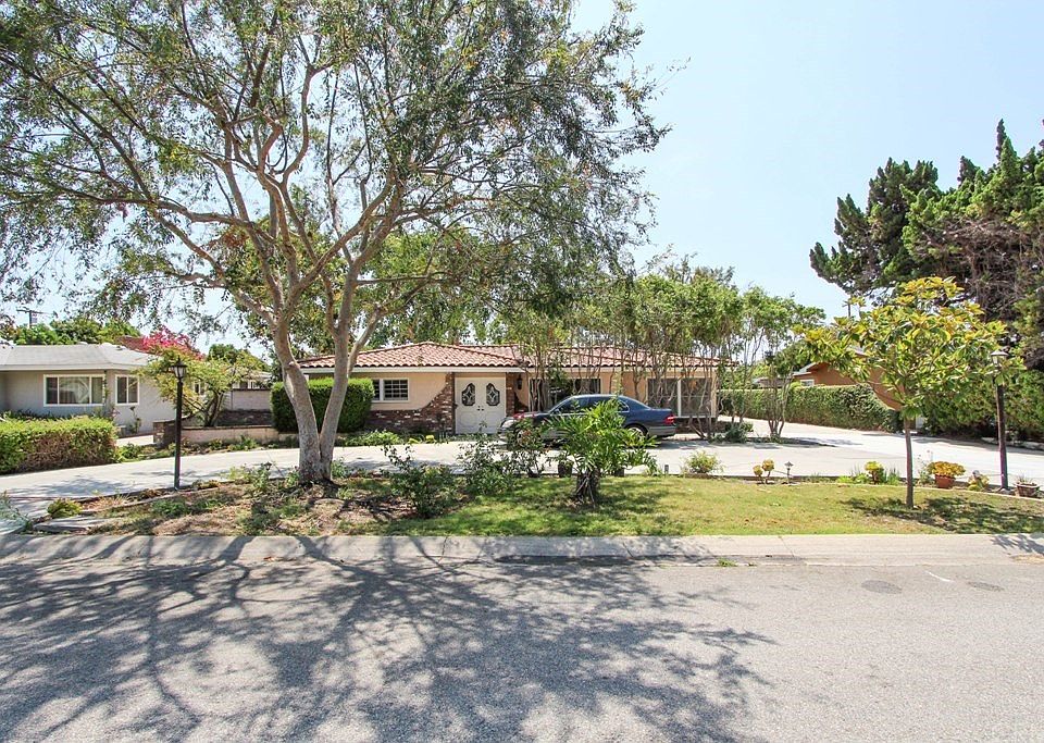 1st image of 9322 Stanford Ave