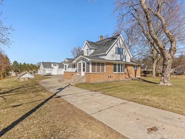 1643 Aberdeen St NE, Grand Rapids, MI 49505