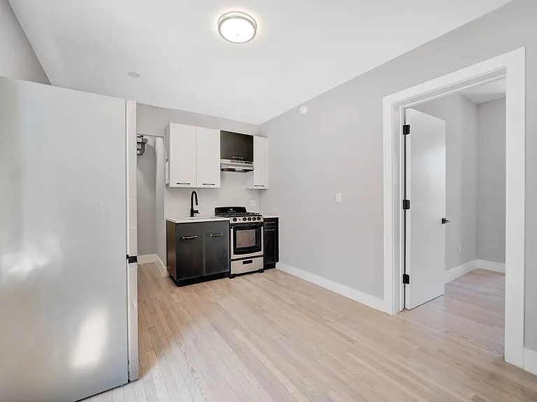 545 W 125th St #41 — Photo 3