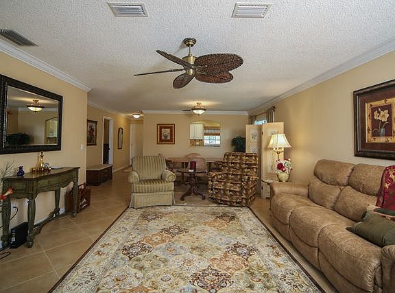5th image of 2723 Golf Course Dr #201