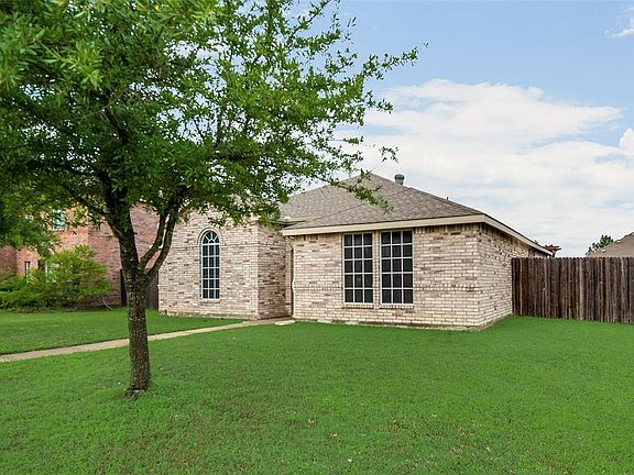 3rd image of 1604 Brice Dr