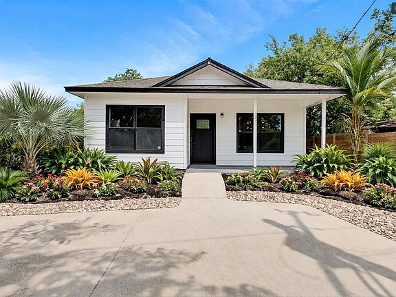 3rd image of 314 Saxon Ln