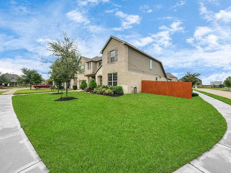28215 Shorecrest Ln — Photo 44